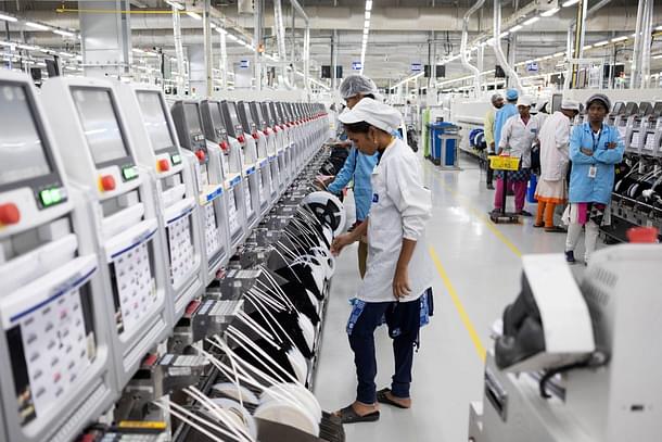 Apple, Samsung Likely To Manufacture Smartphones Worth $5 Billion In FY22 Under Govt's PLI Scheme