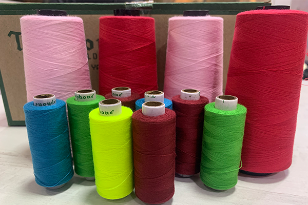 SPUN POLYESTER THREAD